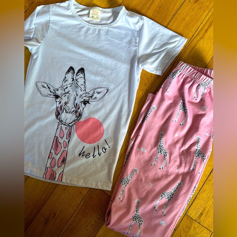 Girl’s Size 14 Giraffe Pajama Set